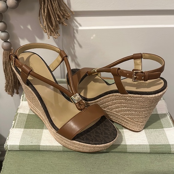 Authentic Michael Kors, Annie Strappy Platform Wedges - Picture 2 of 7